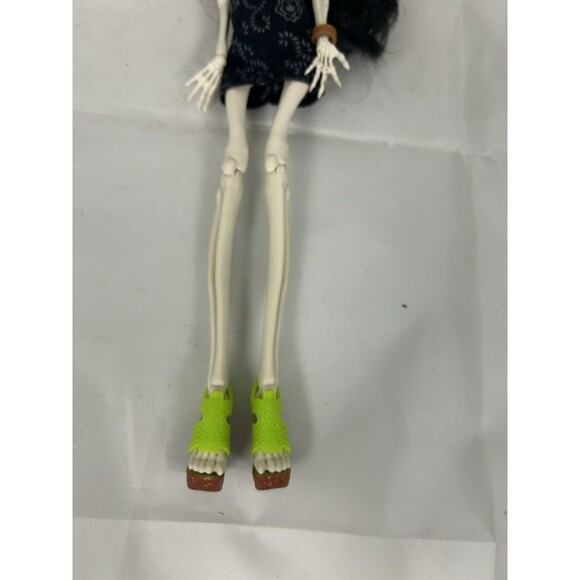 Monster High Scaris City of Frights Skelita Calaveras Doll Mattel 2012 - Picture 3 of 4